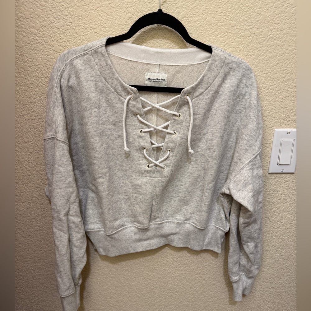 💙 Abercrombie Soft AF Lace Up Crew Sweatshirt Grey Medium